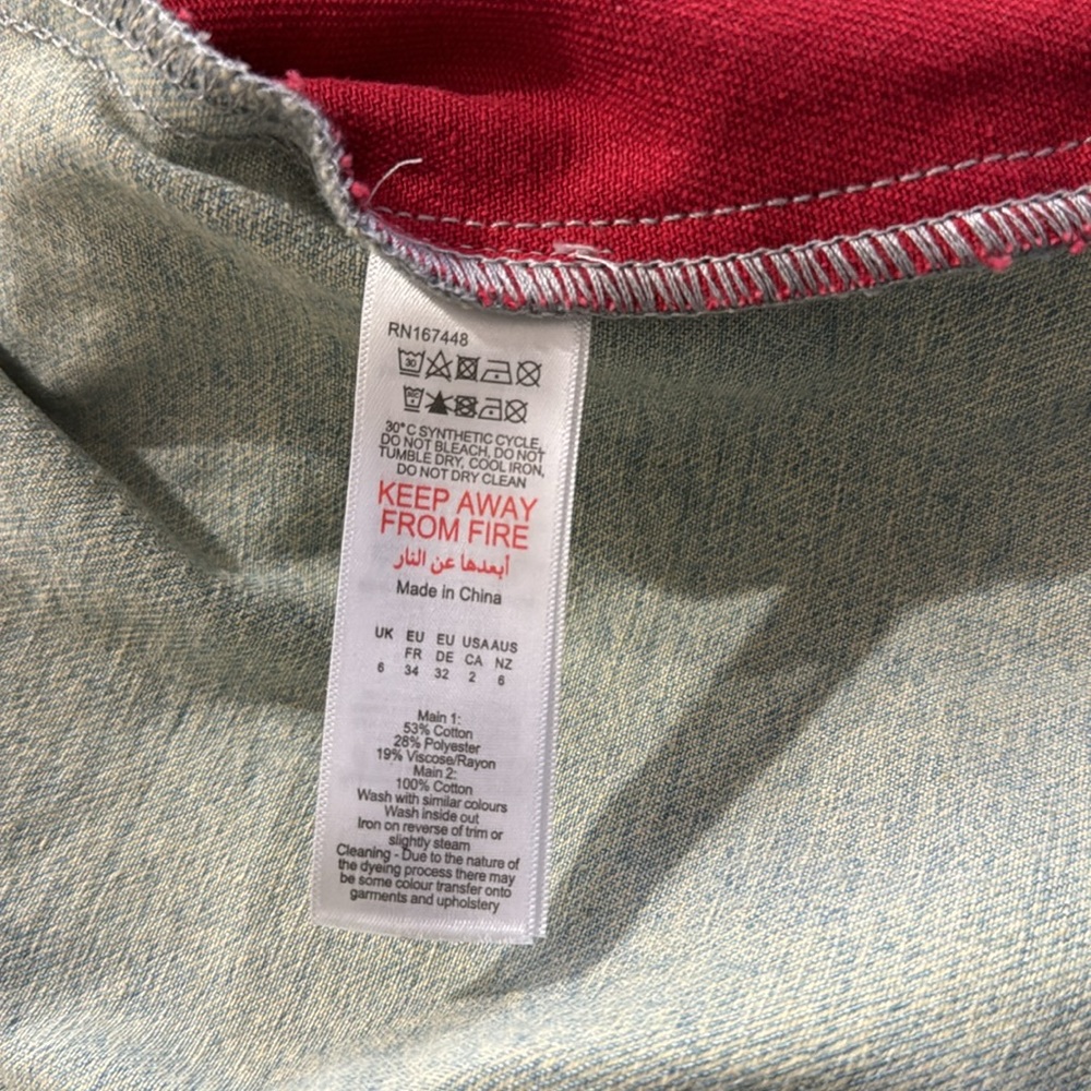 PrettyLittleThing petite long sleeve light wash blue denim racer jacket, size 2 - Picture 11 of 11